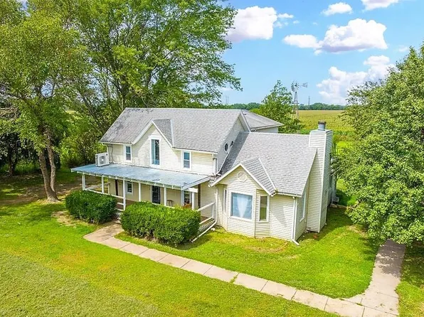 625 N Greenwich Rd, Belle Plaine, KS 67013