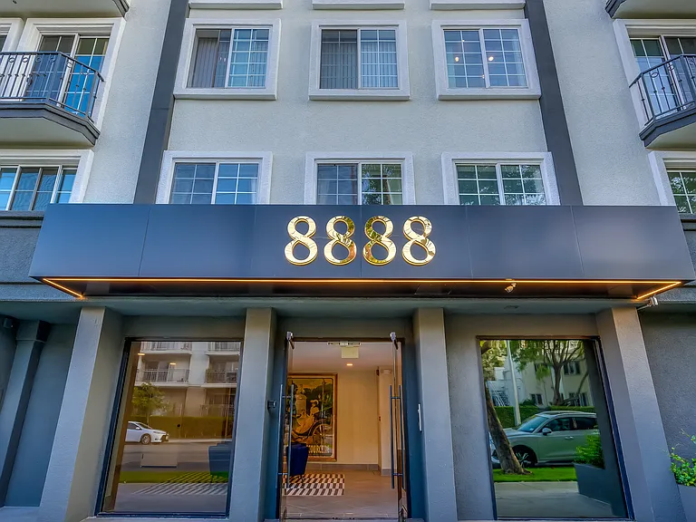 8888 RESIDENCES AT VILLAS ON 3RD — Photo 10