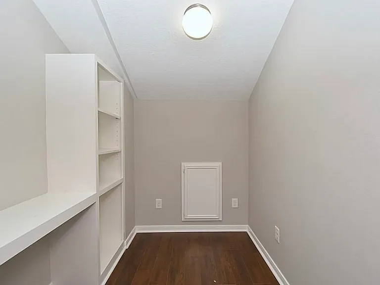 Briar Forest Dr — Photo 7