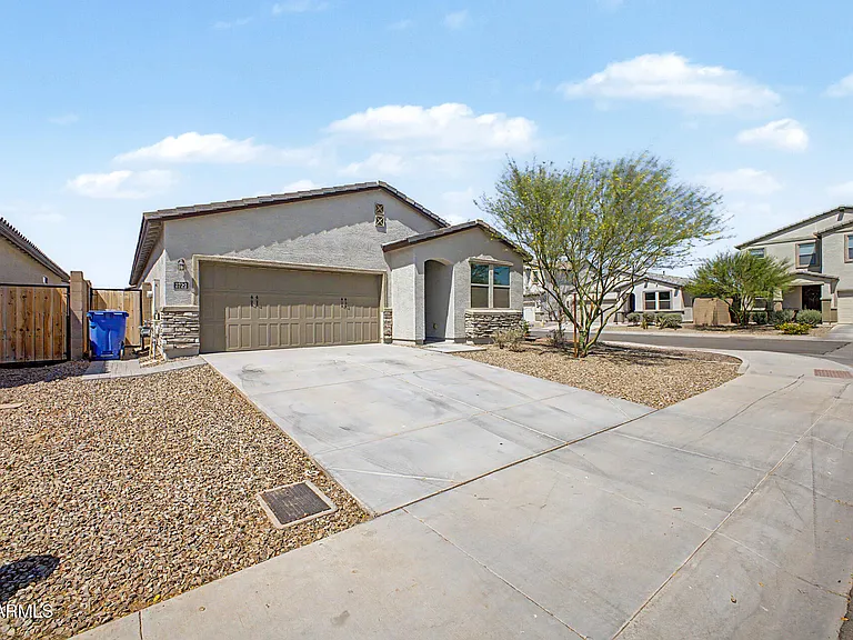 5722 W Getty Dr — Photo 6
