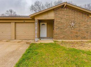 6009 Ridgecrest Dr, Watauga, TX 76148