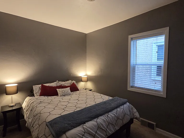 1519 Grand St NE #1 — Photo 9