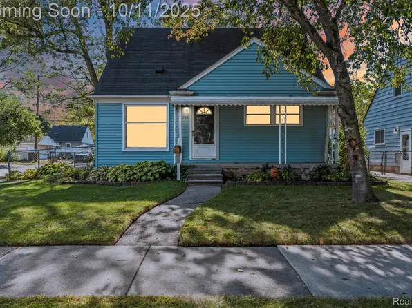 22205 Columbia St, Dearborn, MI 48124