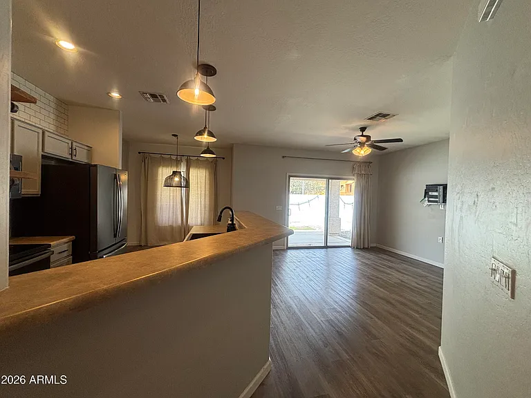 948 E Savannah Dr — Photo 47
