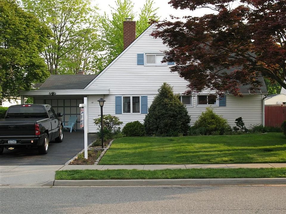 1st image of 15 Straw Ln