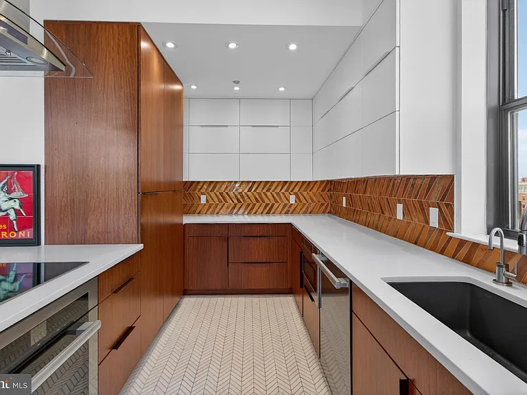 2020 12th St NW #Penthouse 03 — Photo 5