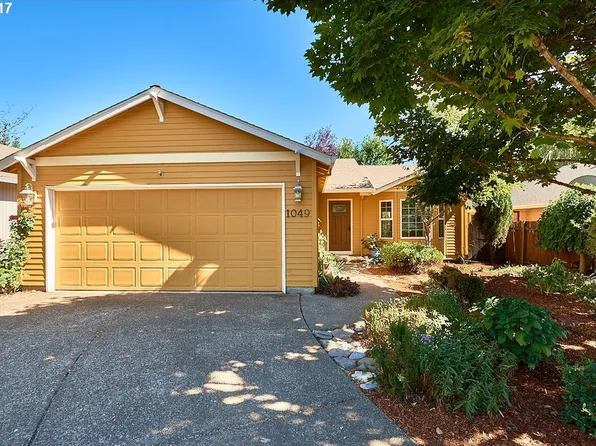 1049 SE Ash St, Dundee, OR 97115