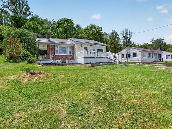 2nd image of 1815 Valley Dr