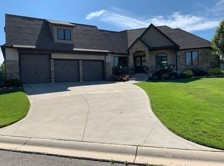 51050 Chatham Ridge Dr, South Bend, IN 46637