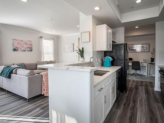 5th image of 330 Las Colinas Blvd #316
