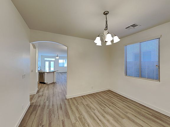 5th image of 3611 E Longhorn St