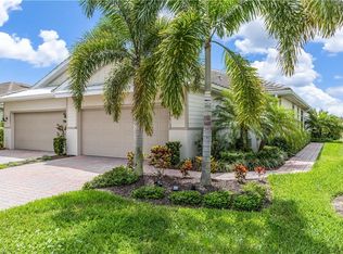14831 Edgewater Cir, Naples, FL 34114