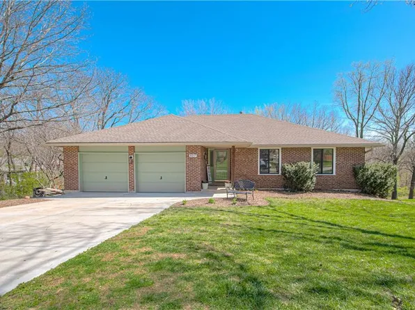 5217 N Baltimore Ave, Kansas City, MO 64118