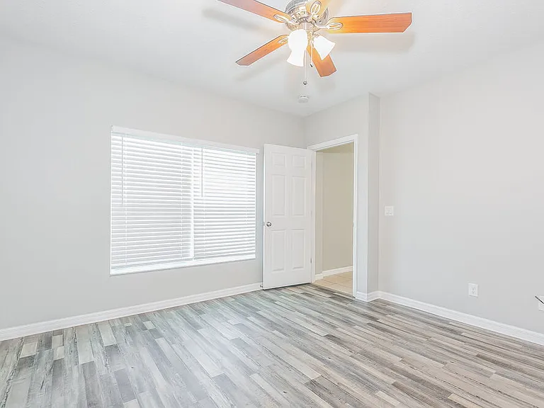 3722 Brambly Ave — Photo 10