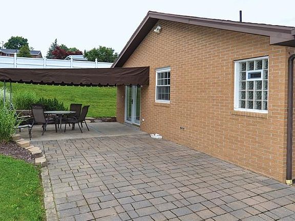 3rd image of 658 Longvue Dr