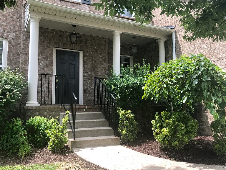 716 Arbor Springs Dr — Photo 1