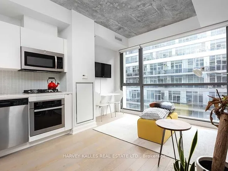 39 Brant St #717 — Photo 1