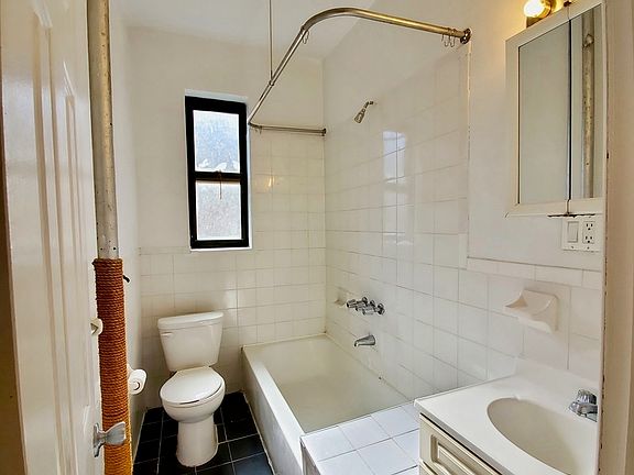 5th image of 267 Lincoln Pl #D7