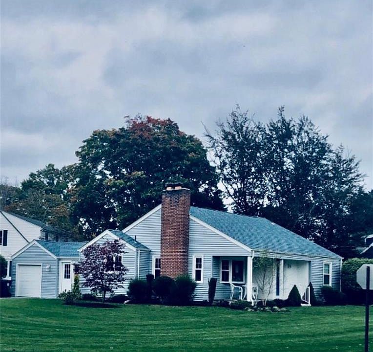 1st image of 111 Weetamoe Dr