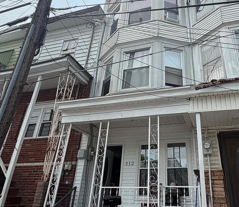1st image of 312 S Jardin St