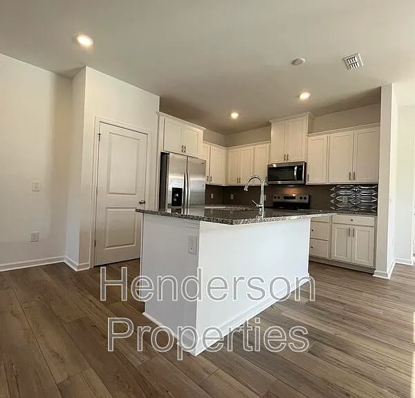 2100 Cobble Ct — Photo 6
