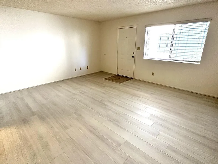 700 W University Dr #108 — Photo 2