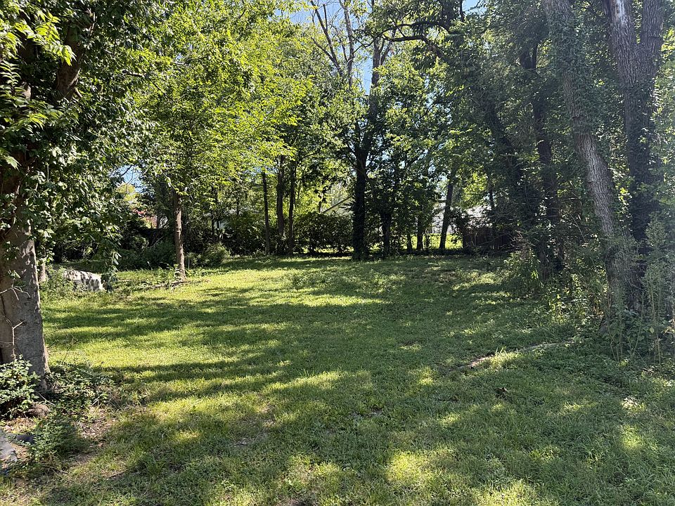 2nd image of 4704 Tanglewood Dr