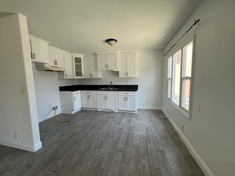 2665 Pasadena Ave #2671-1/4 — Photo 4