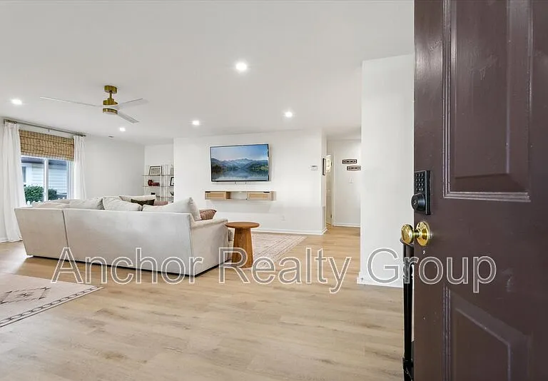 630 Orangewood Dr — Photo 9
