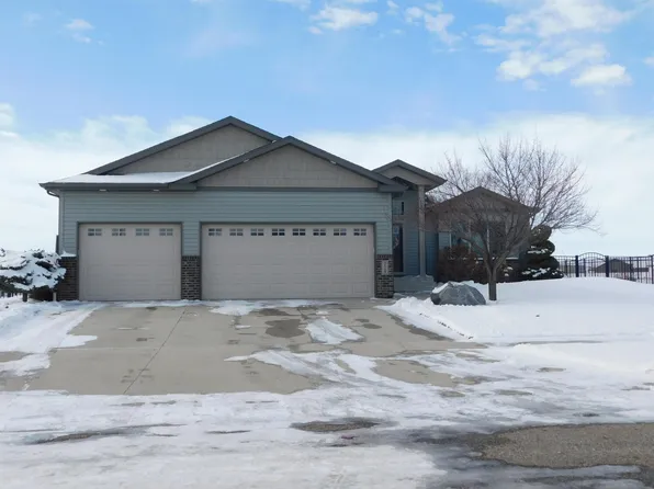 729 48th Ave W, West Fargo, ND 58078