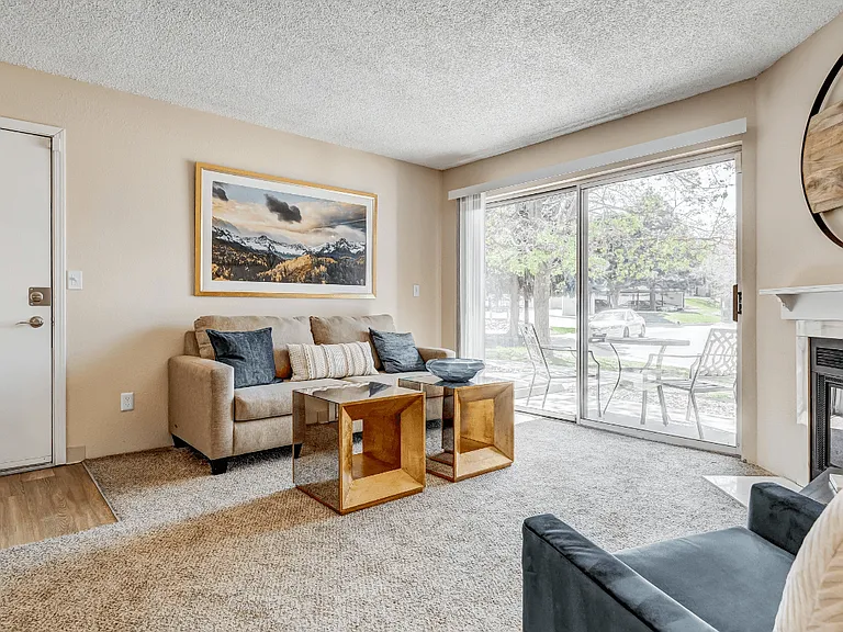 St. Moritz Apartments — Photo 6