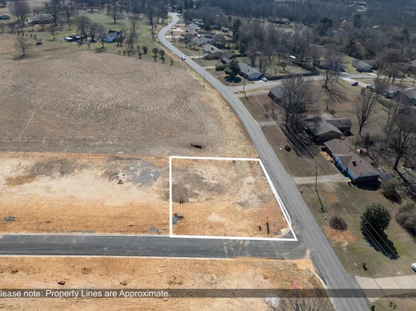 101 Glade Dr, Cabot, AR 72023