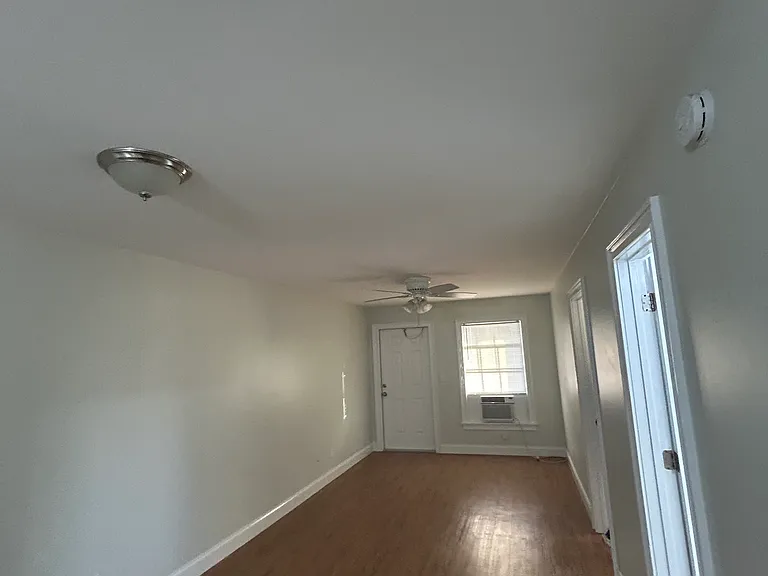 801 Emma St #202 — Photo 2