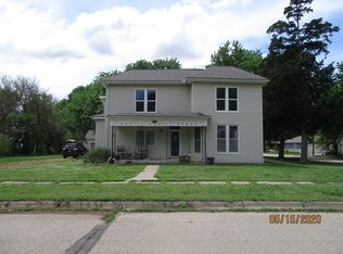221 N King St, Mount Hope, KS 67108