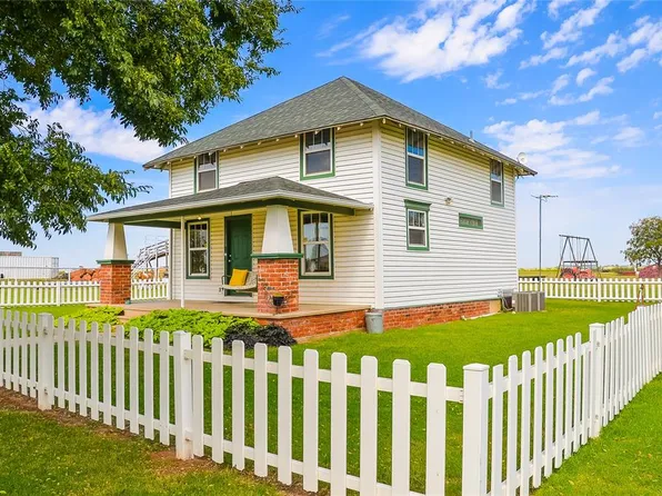 1012 Old 66 Rd, Hydro, OK 73048