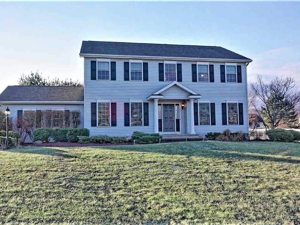 1st image of 18 Mallard Dr