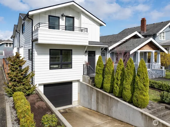 132 NE 52nd Street, Seattle, WA 98105