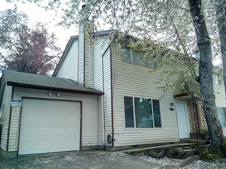 8756 SE Henderson St #8756 — Photo 1