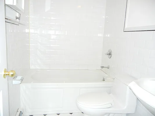 Rented by Brooklyn Heights Real Estate Inc | media 32