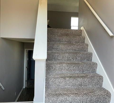 3rd image of 1512 Galway Ct