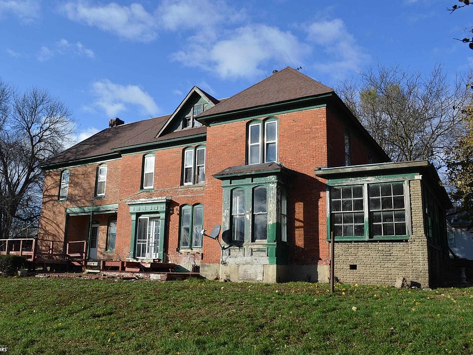 1st image of 401 12th St S