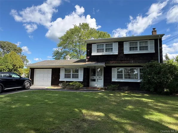 9 Mill Pond Lane, East Moriches, NY 11940