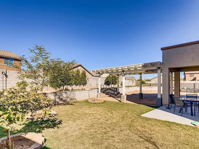 6144 W Freeway Ln — Photo 23