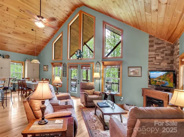 265 Gobbler Rdg, Sylva, NC 28779