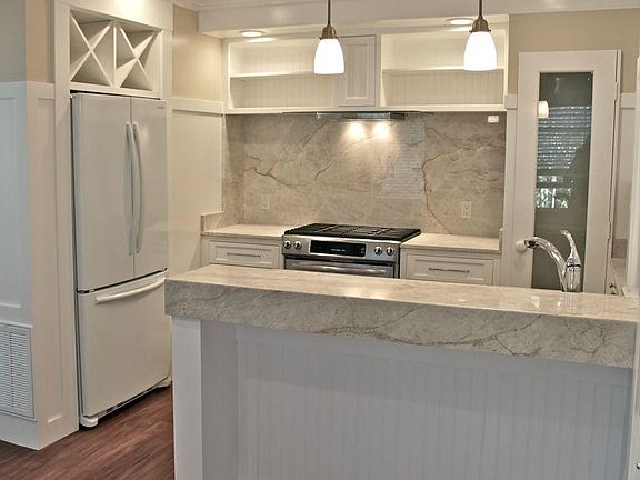 Quartz Kitchen with Gas Stove and Pantry