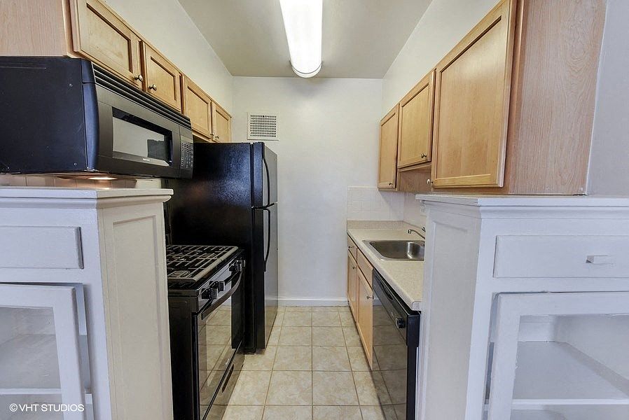 Galley Style Fully Equipped Kitchen