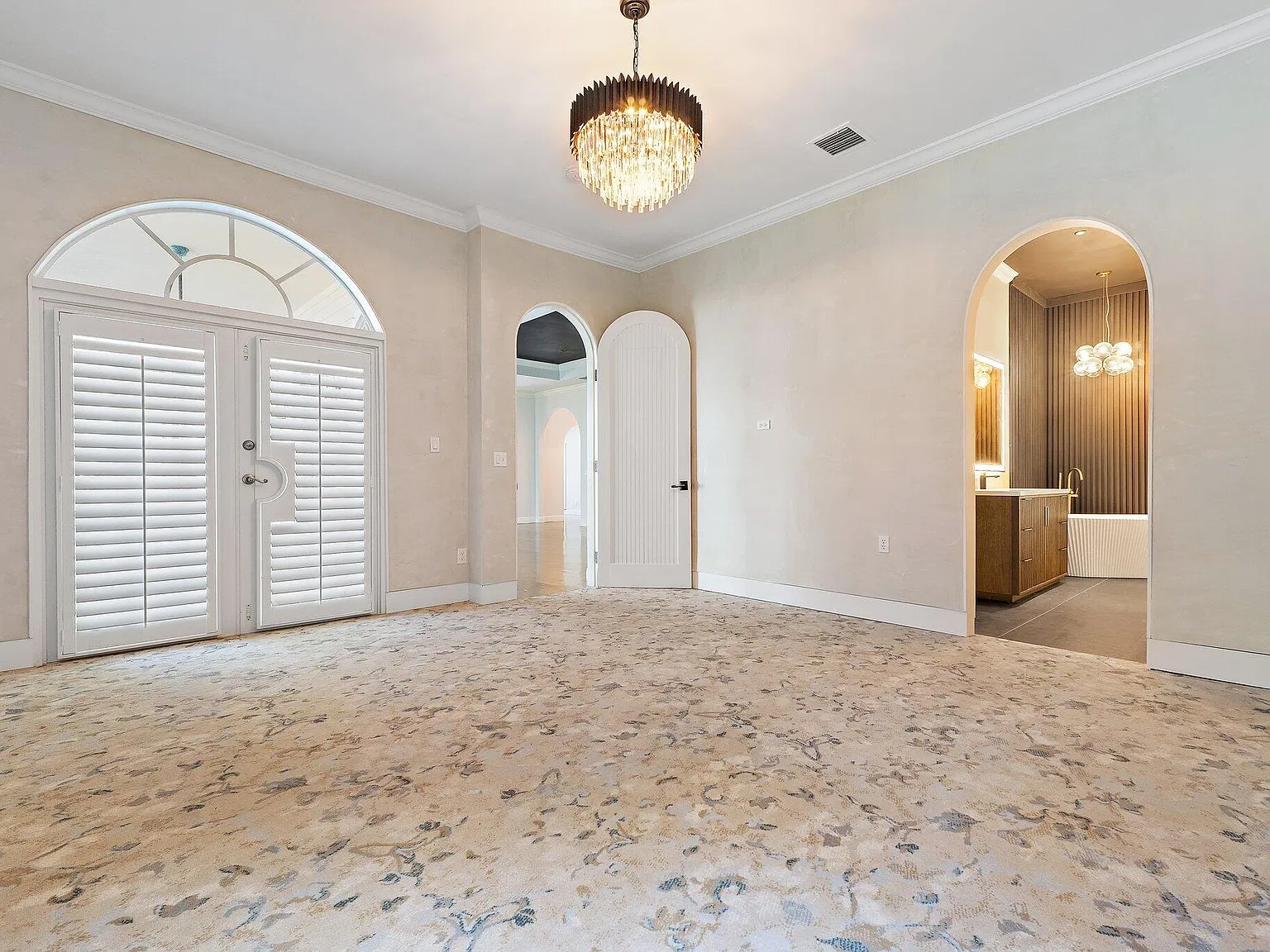 4 bed, 2.0 bath, 2239 sqft, $6,000 — Photo 4