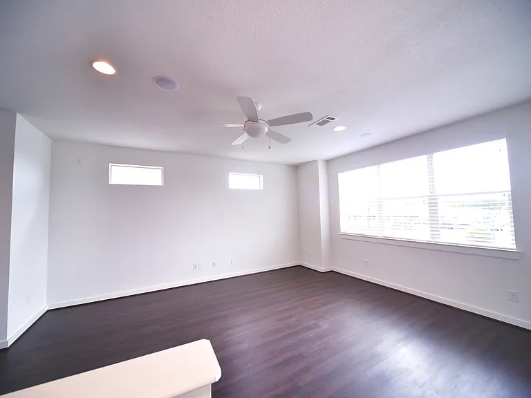 3519 S Hills Ave — Photo 8