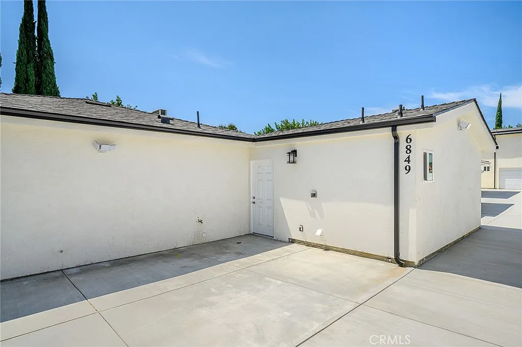 3 bed, 3.5 bath, 1453 sqft, $4,350 — Photo 1