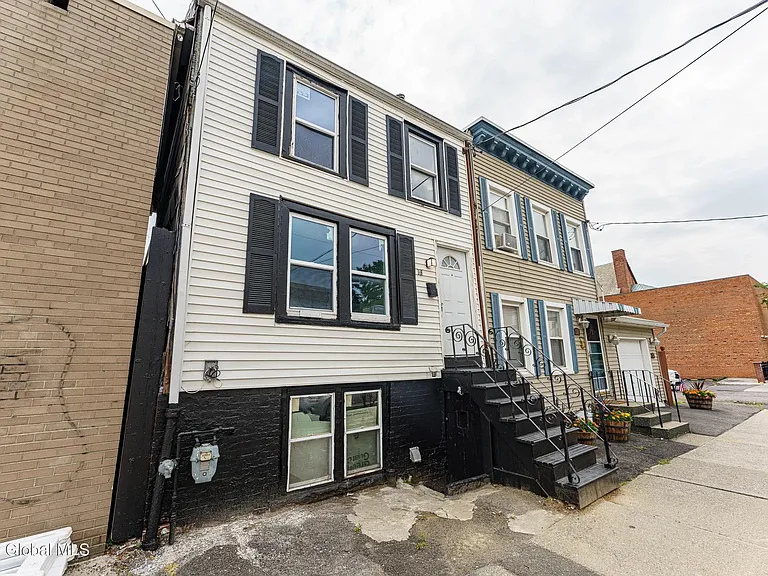 59 Bradford St — Photo 2